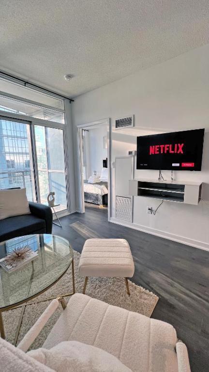 Cozy Condo In Downtown Toronto + Free Parking Buitenkant foto