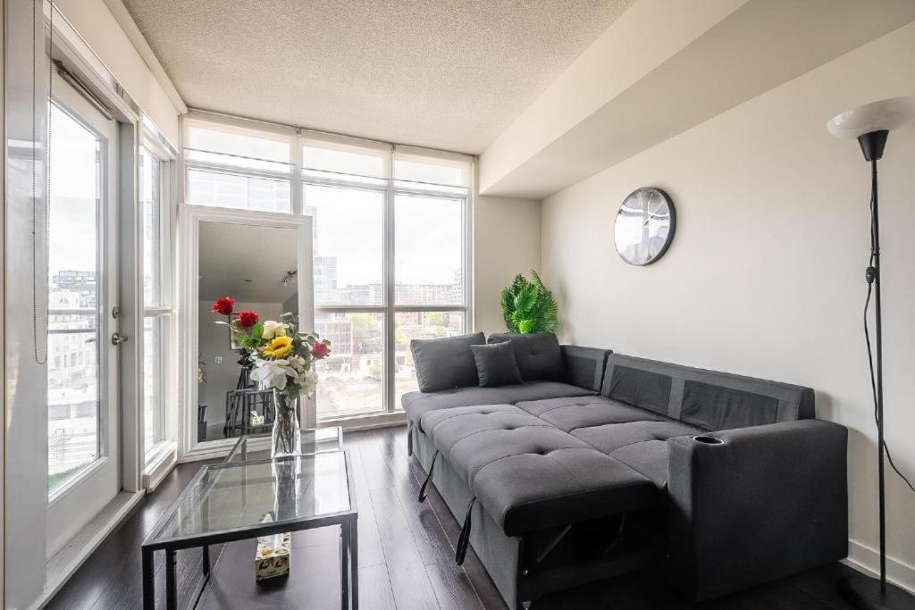 Cozy Condo In Downtown Toronto + Free Parking Buitenkant foto