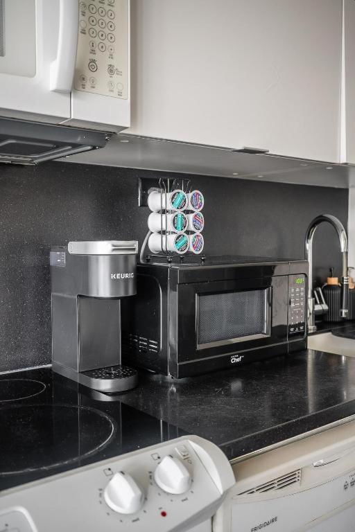 Cozy Condo In Downtown Toronto + Free Parking Buitenkant foto