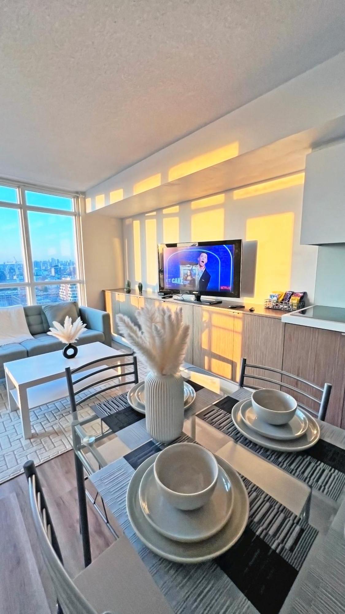 Cozy Condo In Downtown Toronto + Free Parking Buitenkant foto