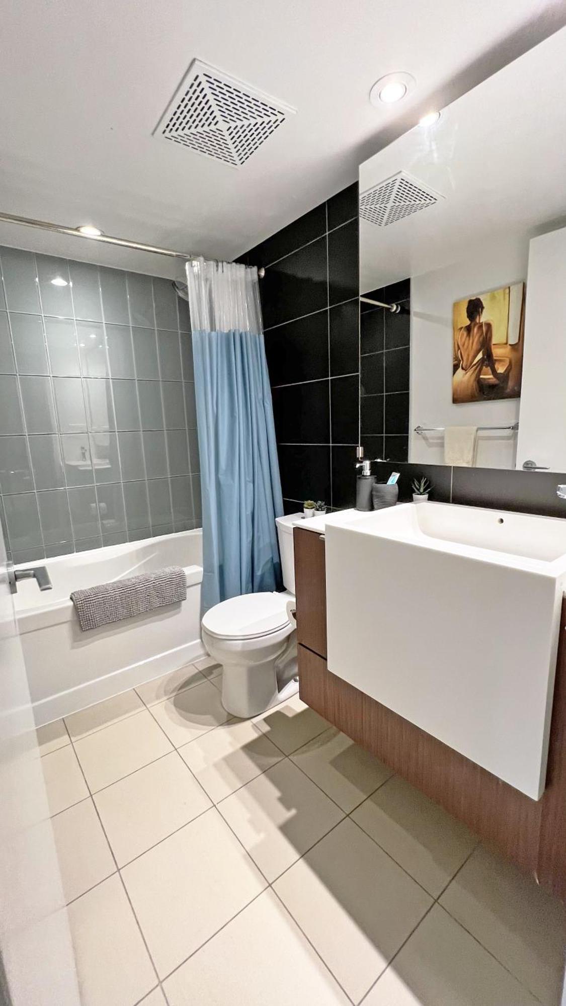 Cozy Condo In Downtown Toronto + Free Parking Buitenkant foto