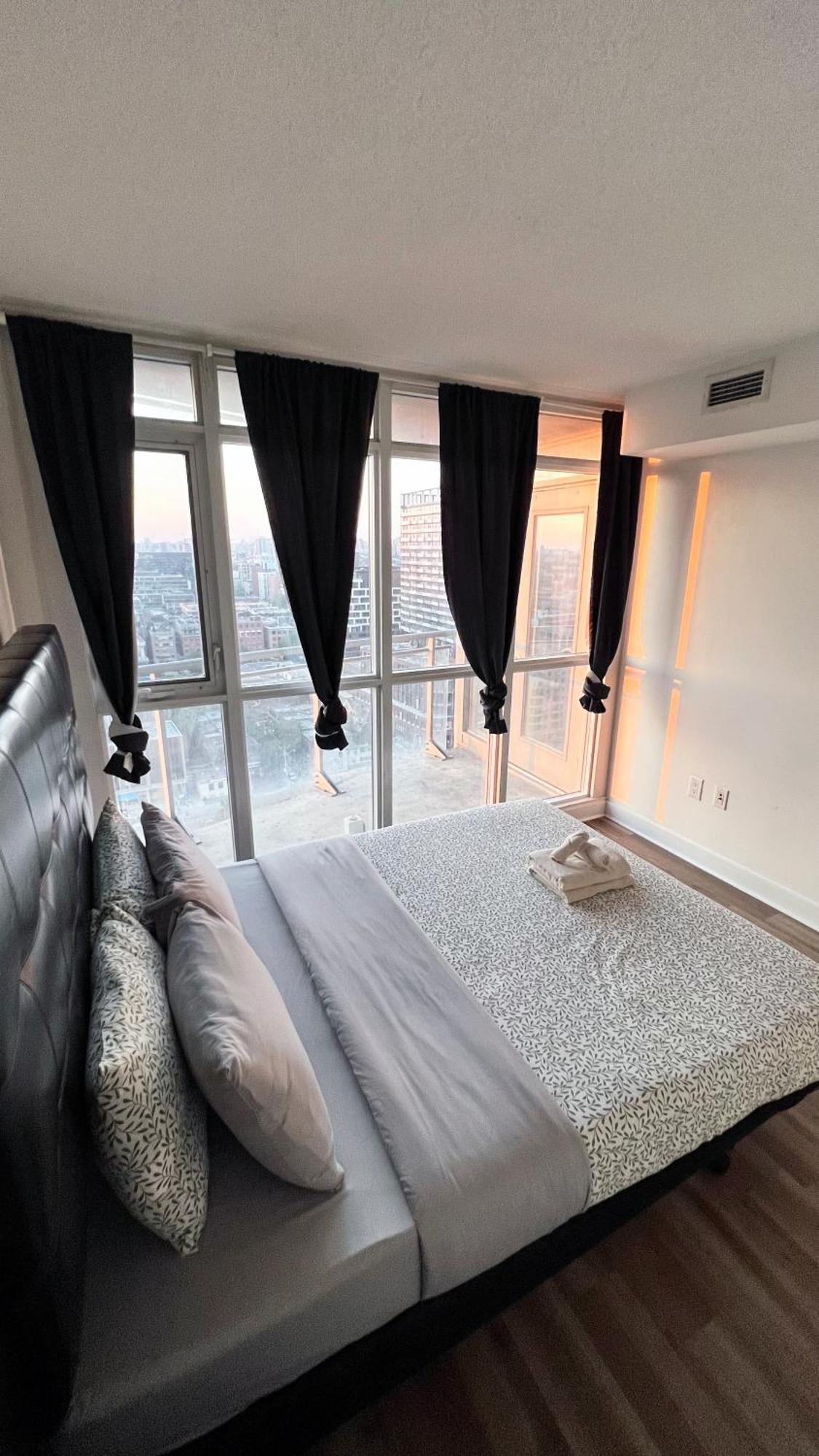 Cozy Condo In Downtown Toronto + Free Parking Buitenkant foto