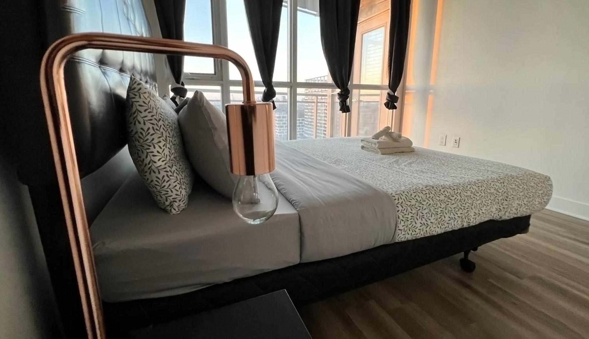 Cozy Condo In Downtown Toronto + Free Parking Buitenkant foto
