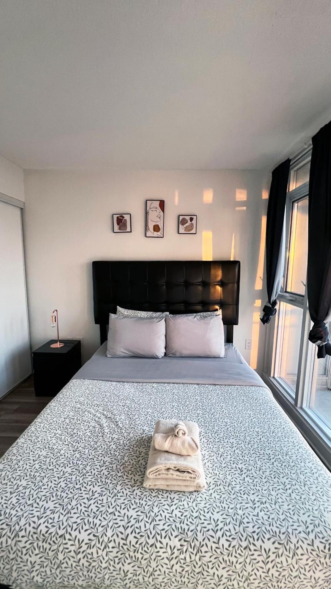 Cozy Condo In Downtown Toronto + Free Parking Buitenkant foto